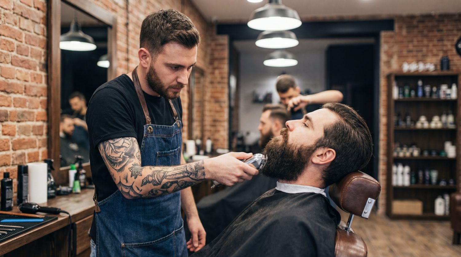 Barbier bei der Arbeit